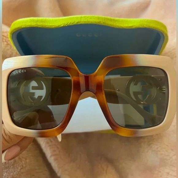 Women Gucci Glasses - Picture 1 of 8